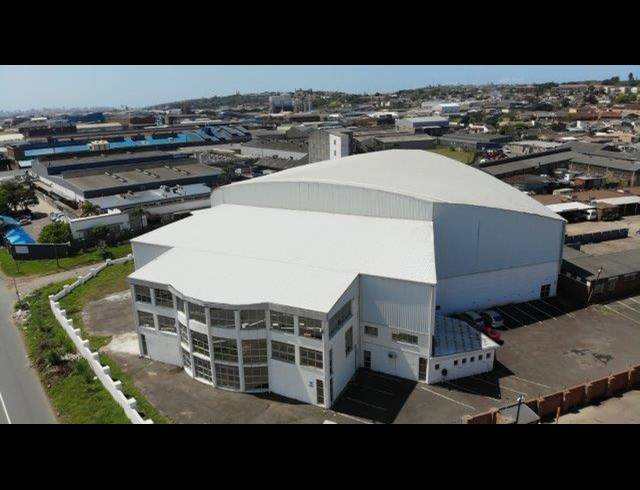 4,400M² WAREHOUSE FOR SALE IN JACOBS